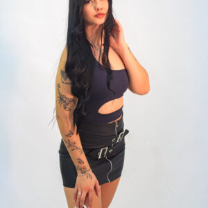 Saia Leather Touch com Zíper Frontal e Fivelas Duplas